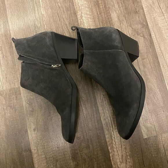 Dolce Vista Gray Suede Ankle boots, size 11 - Picture 3 of 7